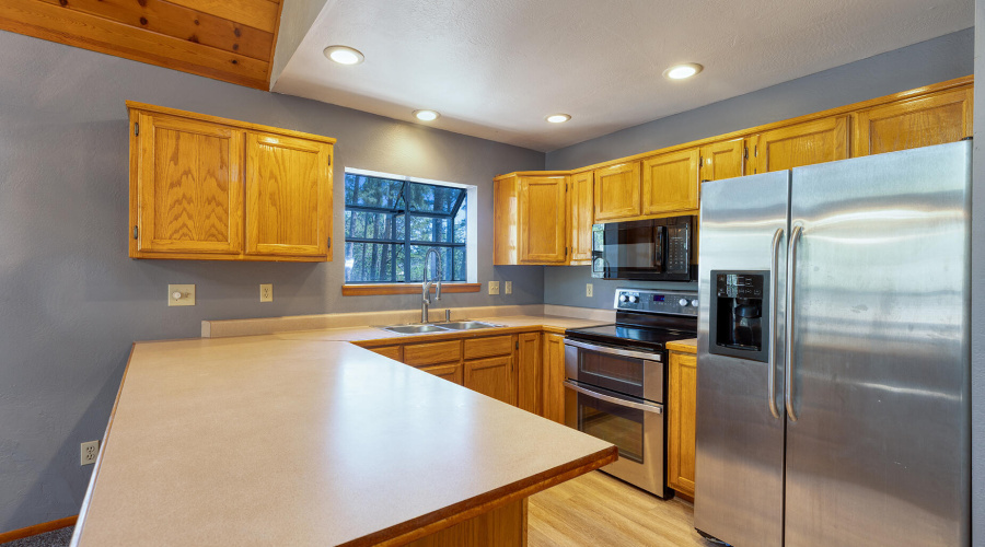 photo(16) 950 Cooper Lane LS Jenn 0705