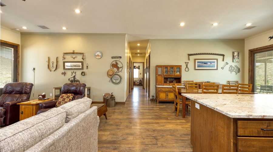 18-web-or-mls-photo(18) 828 N Gun Creek