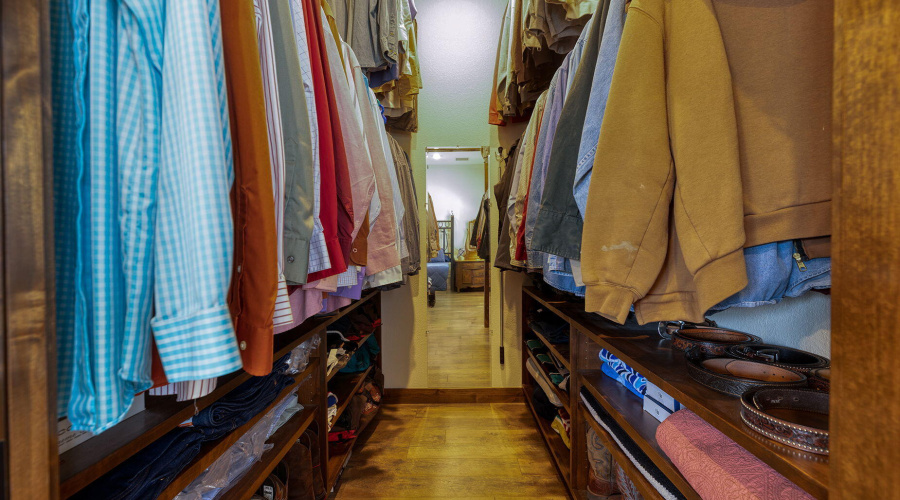 21-web-or-mls-photo(21) 828 N Gun Creek