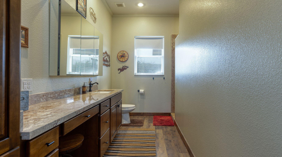 23-web-or-mls-photo(23) 828 N Gun Creek