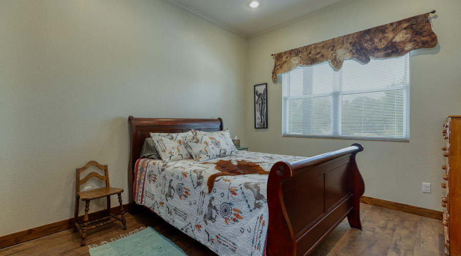 28-web-or-mls-photo(28) 828 N Gun Creek