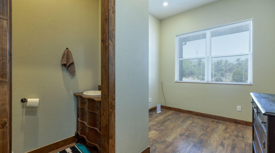 30-web-or-mls-photo(30) 828 N Gun Creek