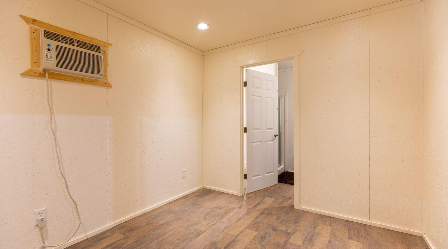 42-web-or-mls-photo(42) 828 N Gun Creek