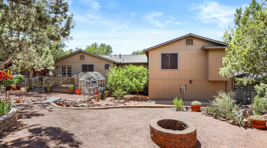 Firepit in Back Yard