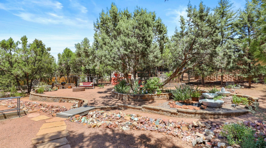 Beautifully Landscaped Back Yard