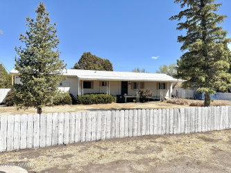 1057 Burk Street, Eagar, Arizona 85925, Bedrooms, ,Bathrooms,Residential,For Sale,Burk,255293