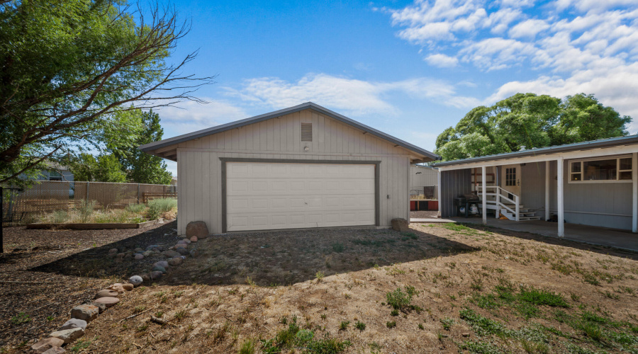 Detached Garage