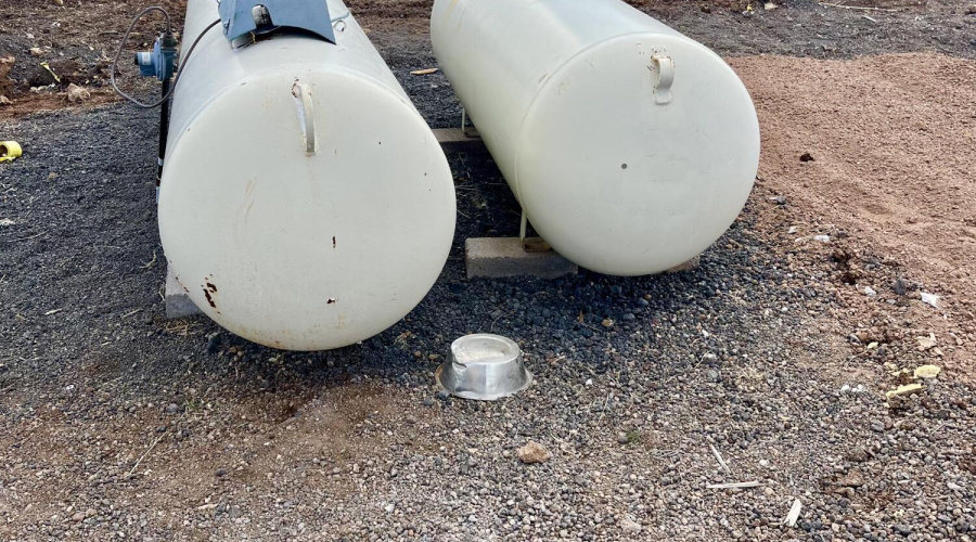 PROPANE TANKS CONVEY
