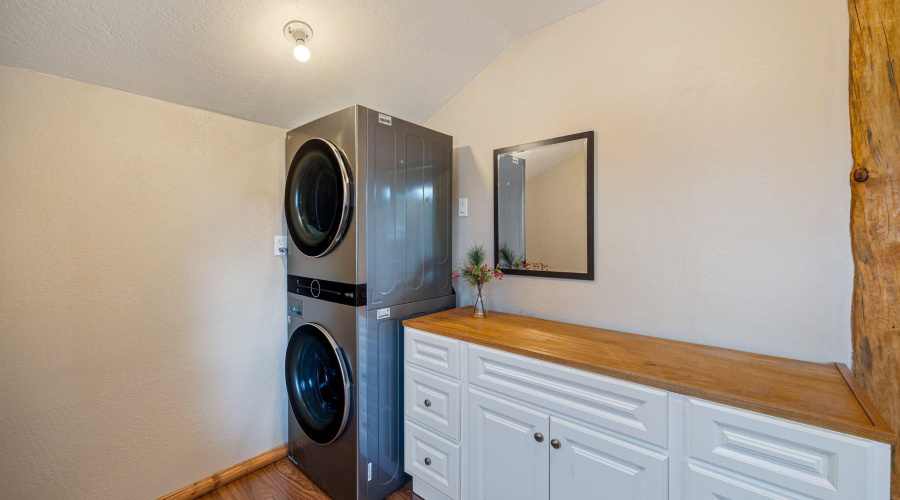 LAUNDRY OFF OWNERS BEDROOM