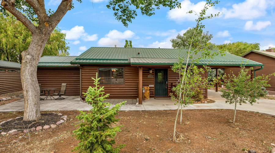 WELCOME TO THE CABIN!