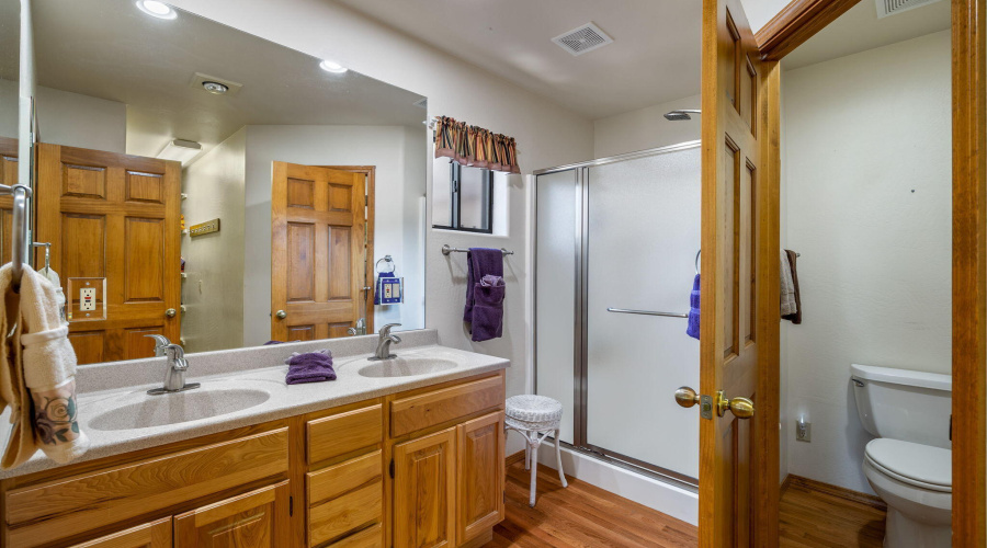 OWNERS SUITE BATHROOM