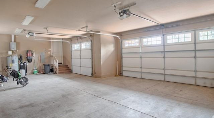 3 Car Garage