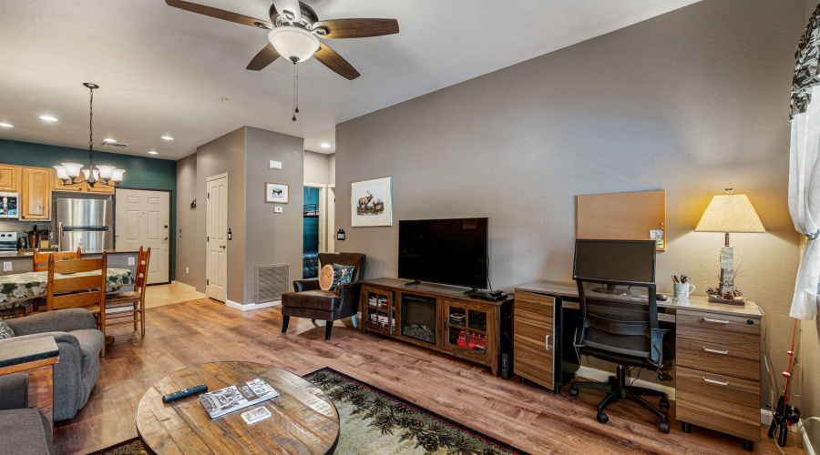 2385QuarterHorseTrl-Unit113-HeberOvergaa