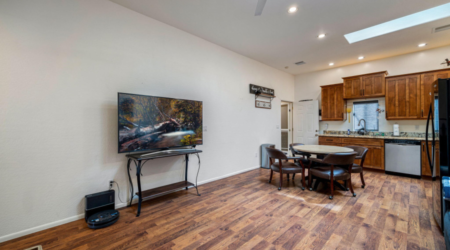 2344HellcatCir-Overgaard-AZ-37