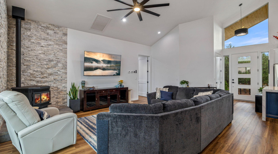 2344HellcatCir-Overgaard-AZ-9