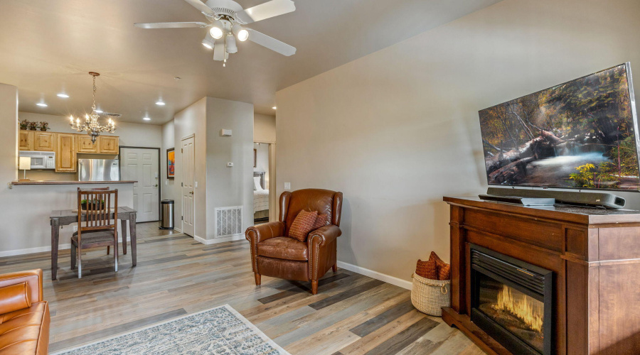 GREAT ROOM OPEN TO KITHCEN