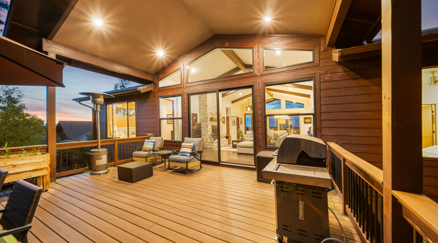 Expansive Back Deck