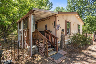2412 Joyce Lane, Pinetop, Arizona 85935, Bedrooms, ,Bathrooms,Residential,For Sale,Joyce,257016
