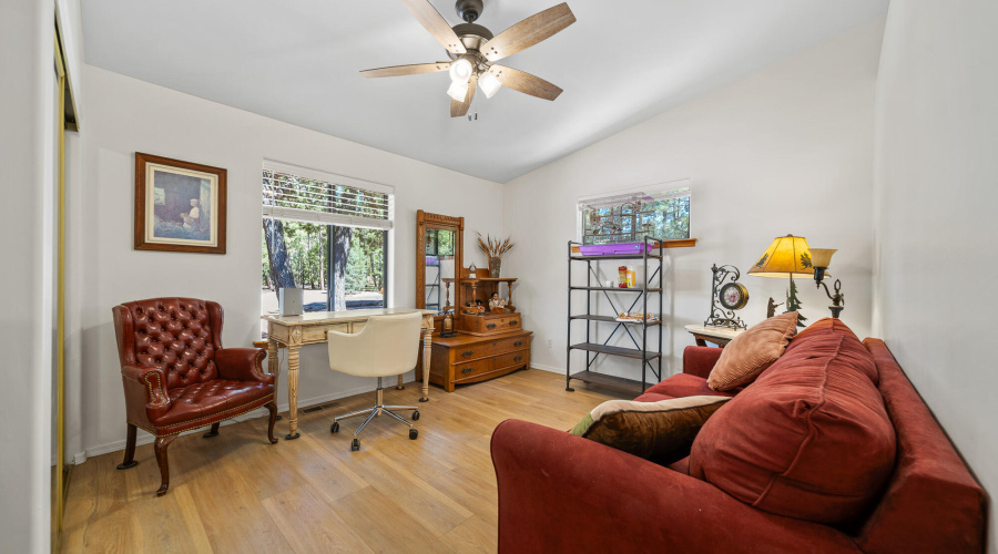 Bedroom 3/Office