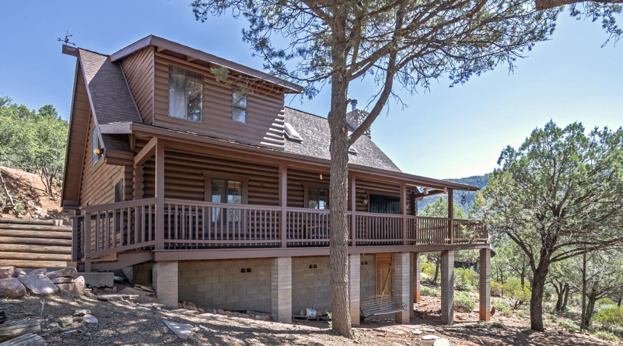 Front porch with views of the Rim