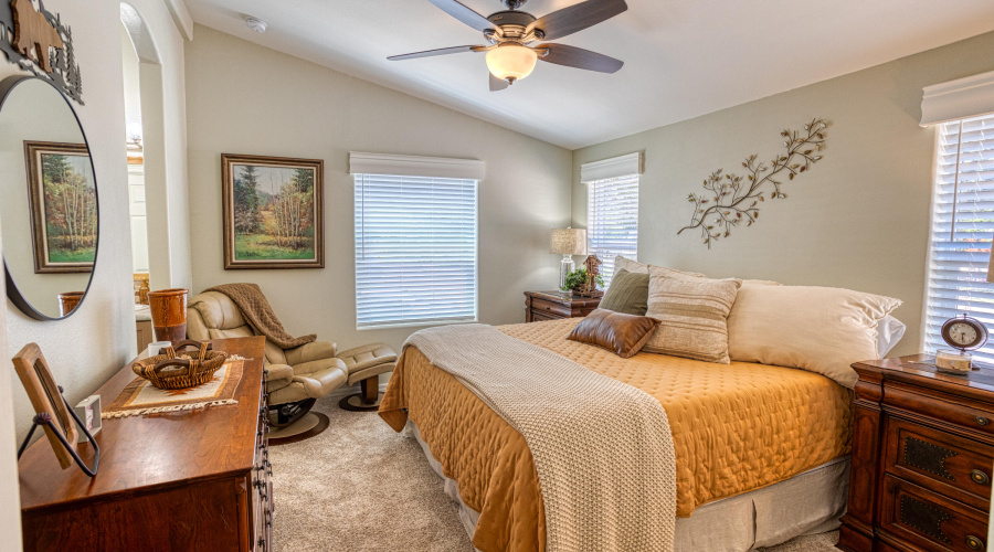 PAX_8674_AuroraHDR2019-edit