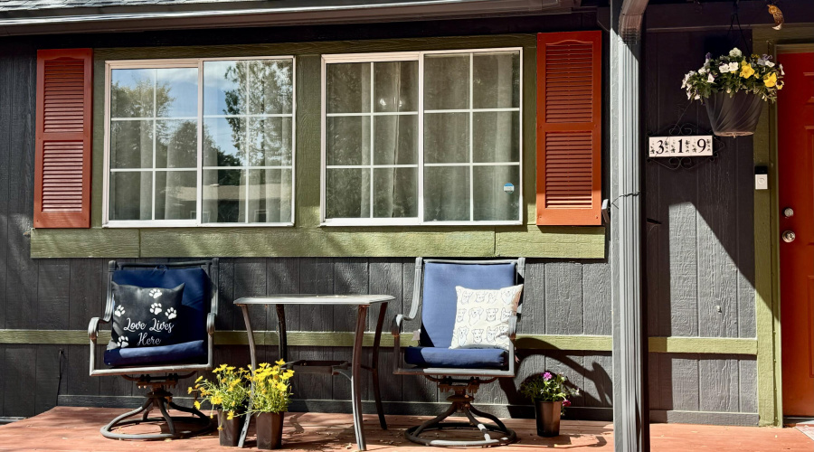 Relax on the front deck!