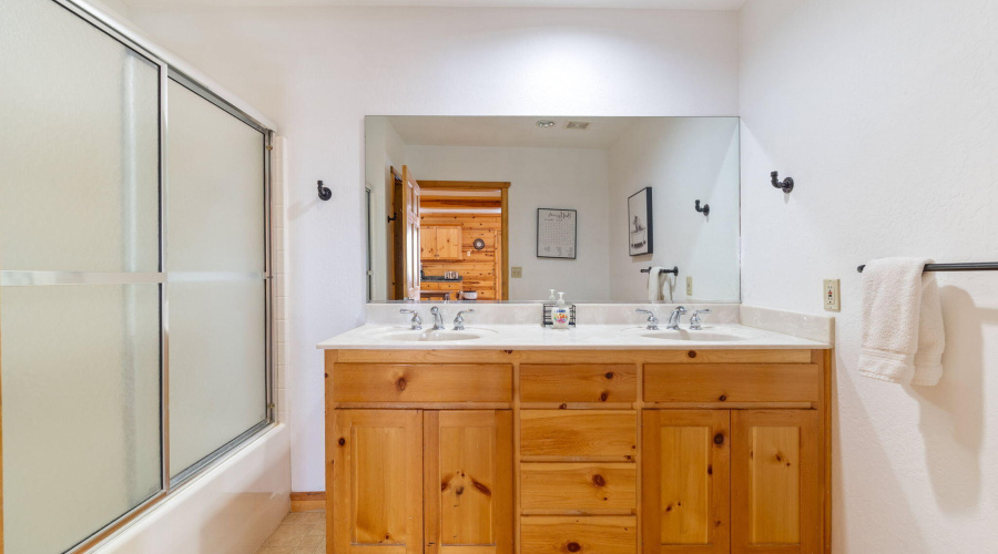 100MainSt-Greer-AZ-41