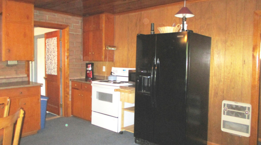 Kitchen Stove & Refrigerator