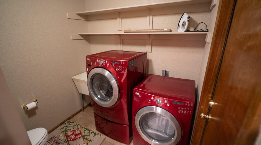 Spacious Laundry area