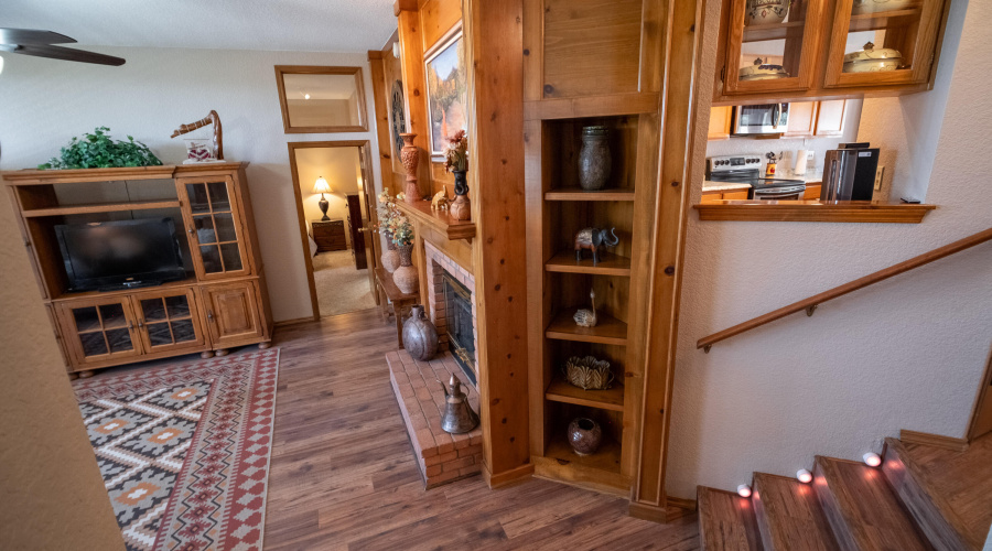 Stepdown to livingroom