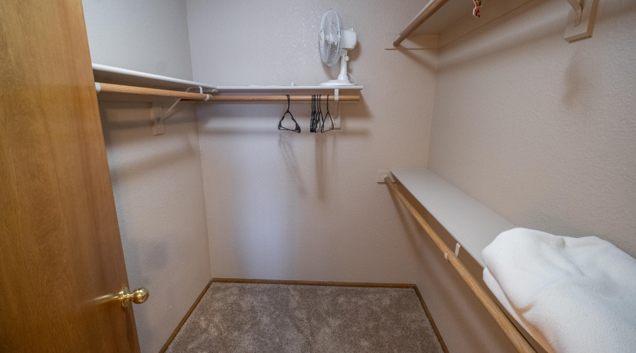 Main bedroom walk-in closet