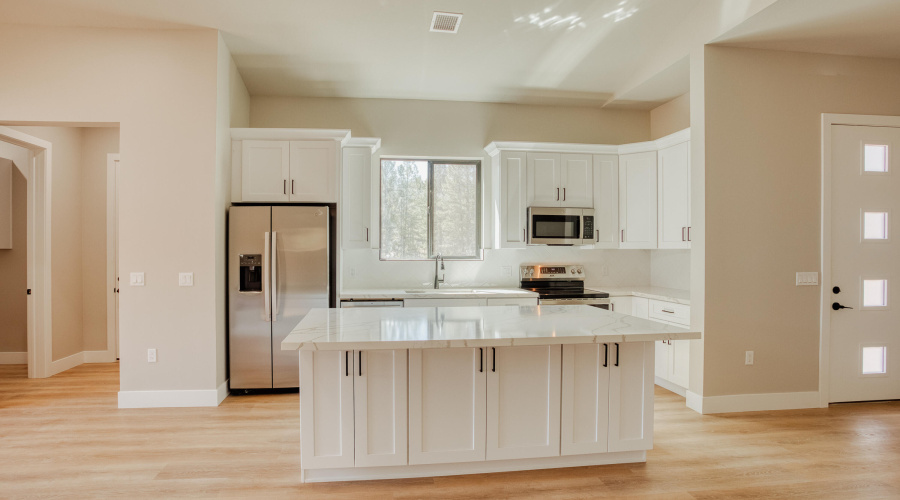 Shaker Cabinets & SS Appliances