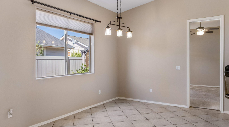 1058EAdamsSt-Snowflake-AZ-10