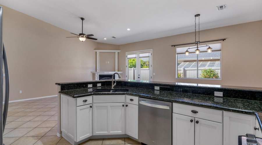 1058EAdamsSt-Snowflake-AZ-12