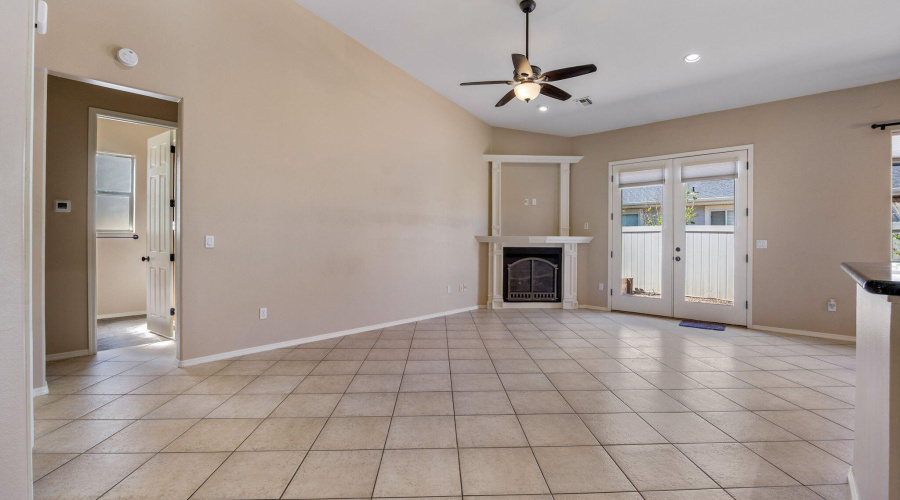 1058EAdamsSt-Snowflake-AZ-7