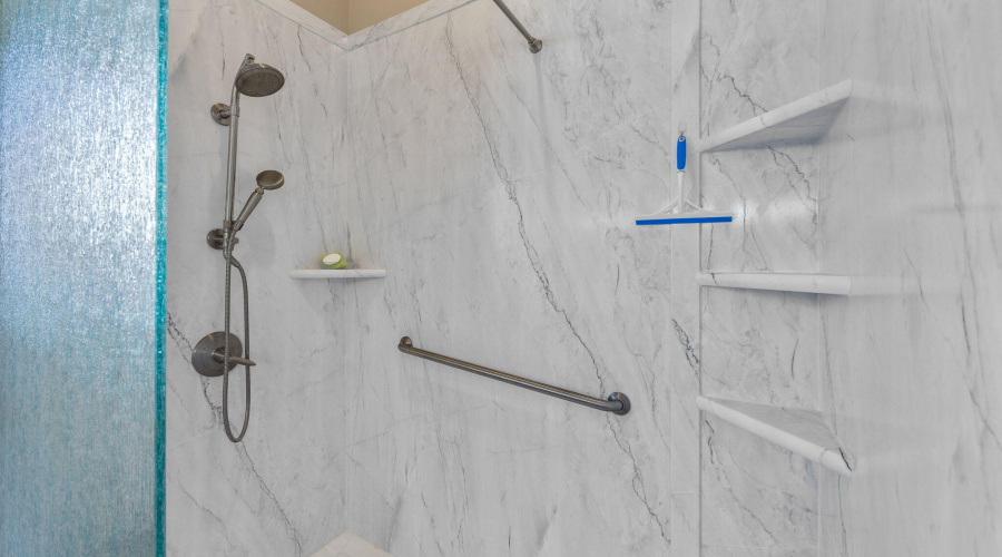 1058EAdamsSt-Snowflake-AZ-17