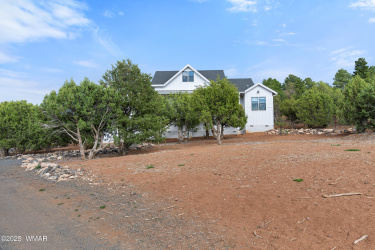 1305 22Nd Avenue, Show Low, Arizona 85901, Bedrooms, ,Bathrooms,Residential,For Sale,22Nd,255936