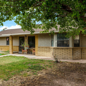 367 N Garth