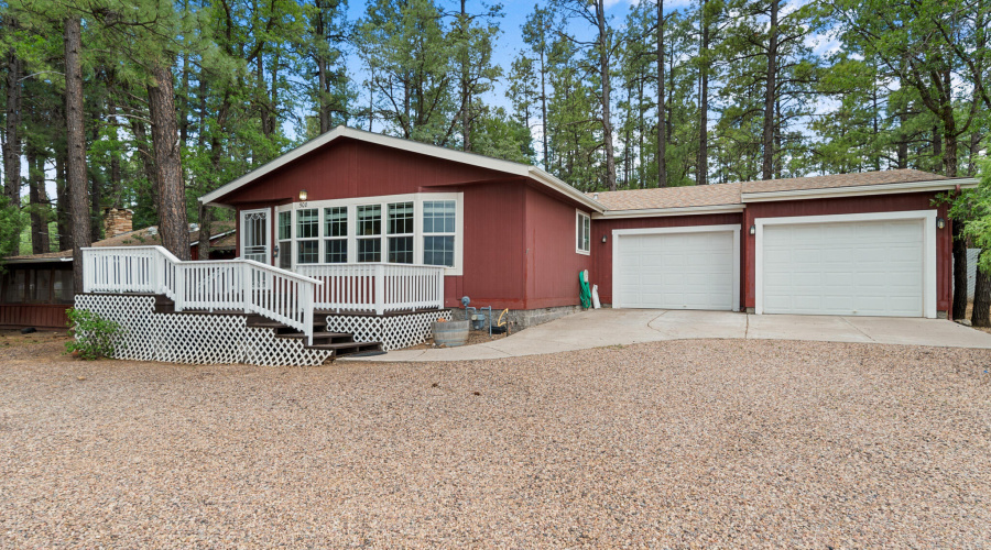 One of a Kind Lakeside Home