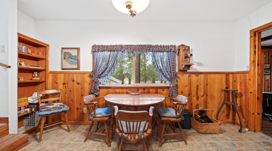 Cabin Dining Room