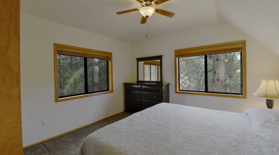 G upstairs bed and bath (2)