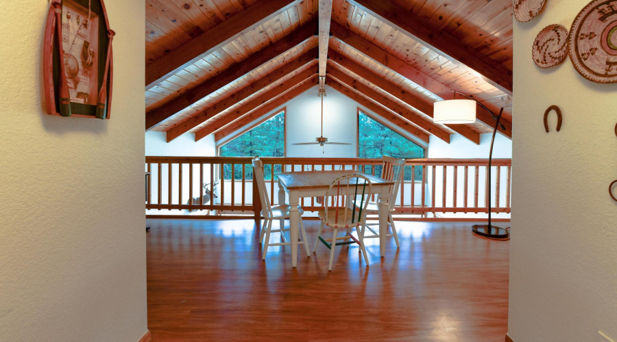 HOBBY ROOM OR OFFICE