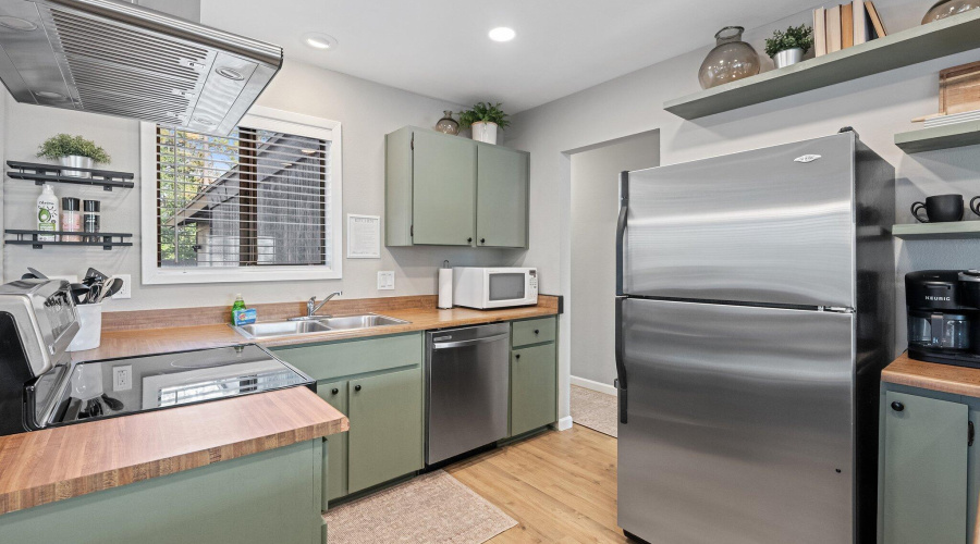 Cozy Kitchen with everything you need!