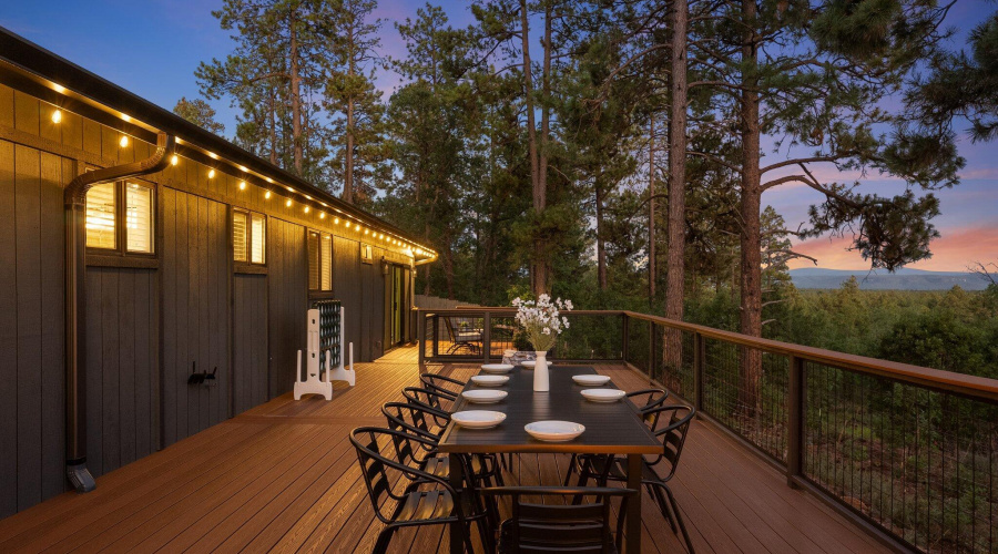 Twilight Dinner Time magic