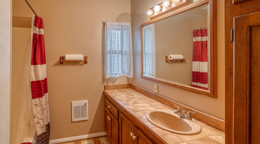 PAX_9472_AuroraHDR2019-edit-X4