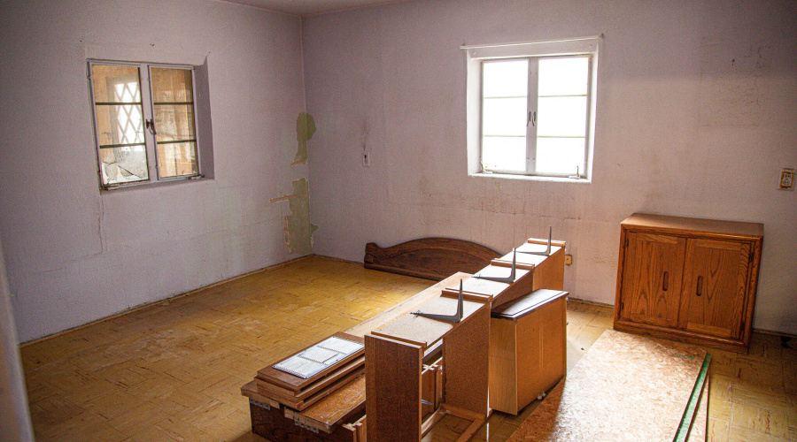 Lavendar Bdrm 2 Windows