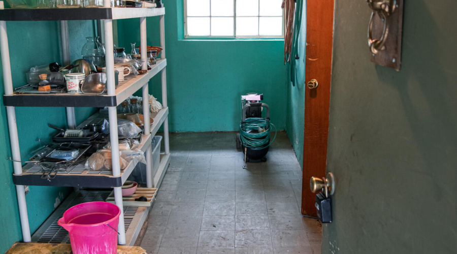 Mud Room Entry S End of Hm