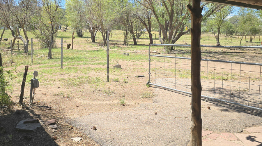Yard from Mud Rm Entry