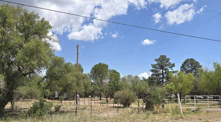 2.58 ACRES NW Corner