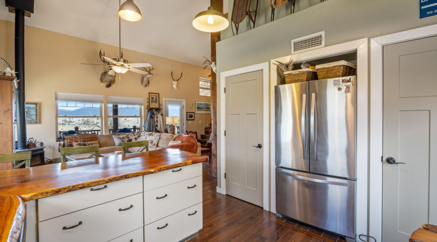 Kitchen Bar & Dbl Pantry Closets